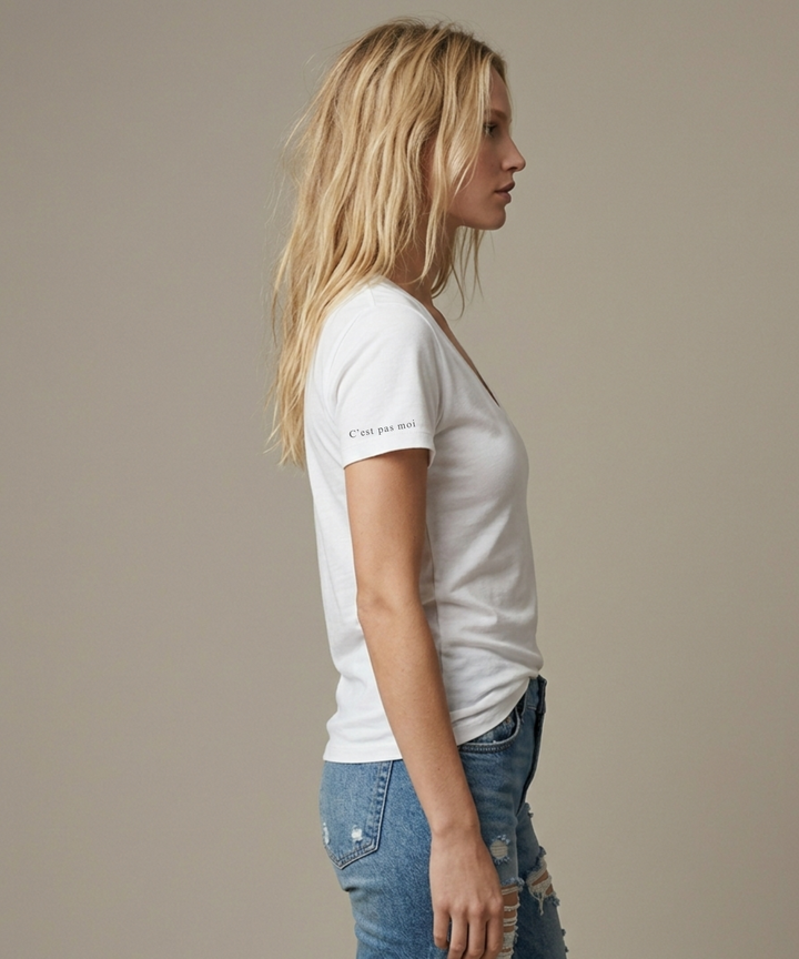 C'est Pas Moi | Rebelle Deep V